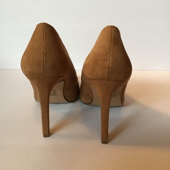 Forever 21 faux Suede Pumps - Picture 3 of 10